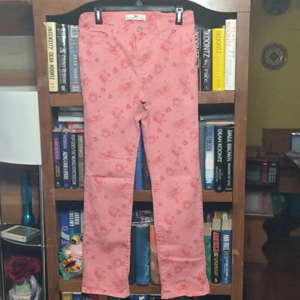 Levi's 512 straight leg  perfectly slimming jeans